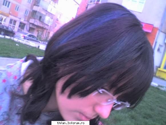 aflati despre mine:d sunt valentina sunt zodia scorpion imi place fiu emo =d&nbsp; (sa place muzik
