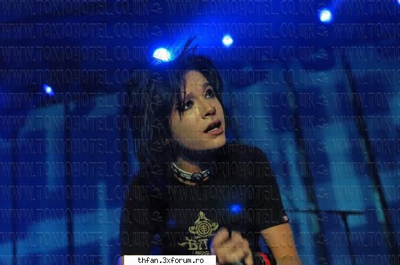 BILL Plange? - shi aici plange dak va uitati bine.... :( =( - Bill