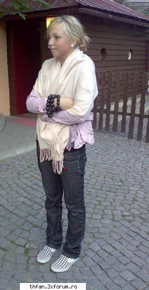 Bill cu...omg..:|:| - girls am aflat ca asta ar fi iubita lu Bill...e - Bill