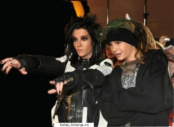 Fun with Bill - lolz ce funny sunt auziti aici !! B: Tom uite-o - Bill