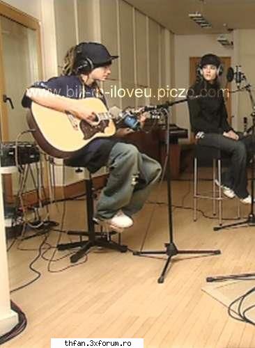 Fun with Bill - tom ....asha baby!chitara mea superba care canta - Bill