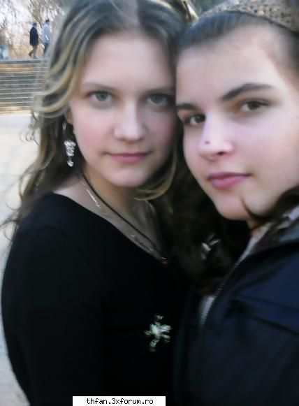 Our friends - Poza cu me si cu Oana :D Lolloholu meu - Let's talk