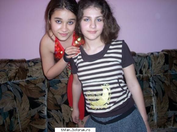 Our friends - my bff sunt Simy (yo aratam d park eram batuta:)) - Let's talk