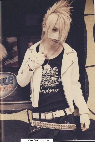 The gazette - e o trupa din japonia...sooper tare...eu ador - Alte formatii