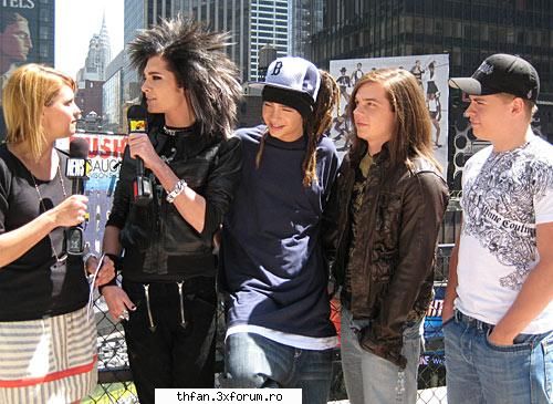 Tokio Hotel la MTV TRL America - oare la ce se uita tom? :-" si oare ce gandea? - Tokio Hotel