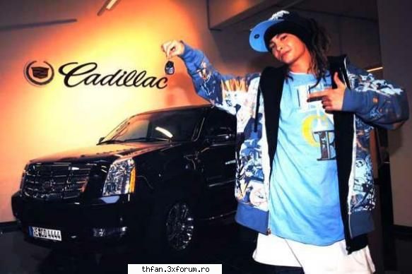Tom are masina:> - Mda.. deci.. oficial Tom are masina.. a costat in - Tom
