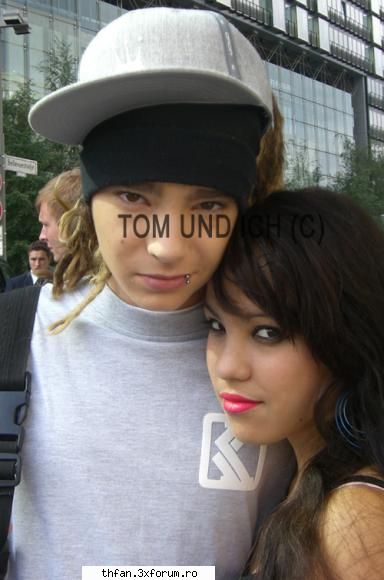 Tom si fane.... - haaa.....la cate poze am cred ca fac vreo 10 - Tom