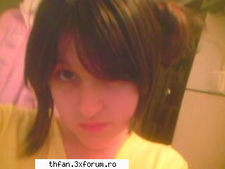 aici pozika mea:* - sa nu va speriatzi..nu ies f bn in poze...dar - Pictures