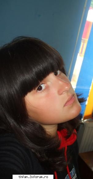aici pozika mea:* - ms fetele:*.....va mai pun acum asha cu dedicatzie - Pictures