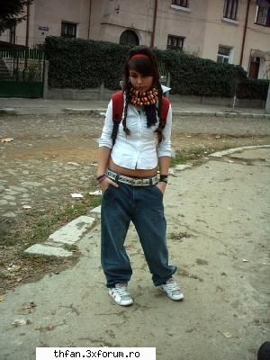 cRaZy, FuNnY AnD lOvE :* - sunt cam noua pe aici i as vrea sa incerc si eu - Fan-fictions