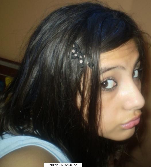 eu..:-&.. - aaa...da.. si nu seman cu nicole:-p..adica.. ea - Pictures