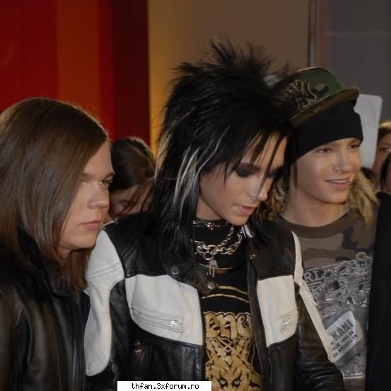 fic-ul meu - (fetelor sai convingem p cei dl TH sa se lase de - Fan-fictions