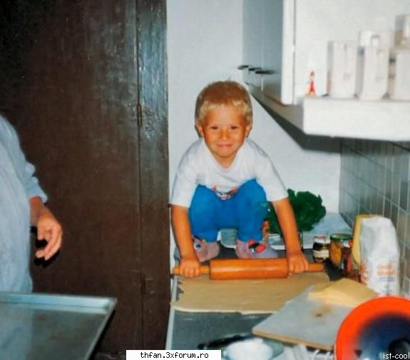 fun with gusty - Gu:..ce va uitati mah...fac mancare..... P.S omg - Gustav