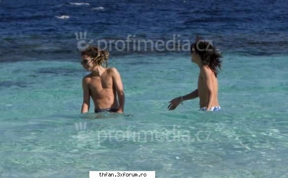 fun with tom - T sa ne jucam B ? T trebuie sa ma prinzi pe mine - Tom