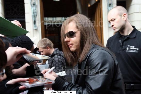 galerie georg - Sesiunea de autografe - Georg