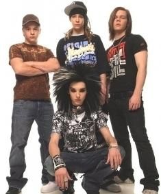 galerie tokio hotel - cea mai tare imi place tricoul lui bill - Tokio Hotel