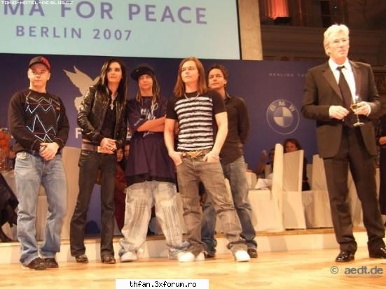 galerie tokio hotel - inca o poza ;) in care sigur sunt ei - Tokio Hotel