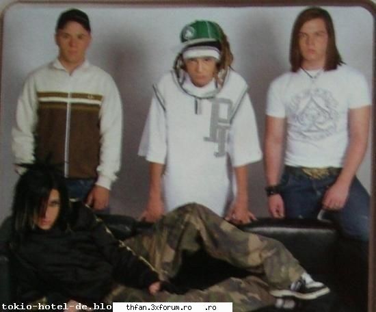 galerie tokio hotel - uite in poza asta unde pune bill mana :x - Tokio Hotel