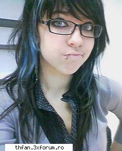 me ... --OopS-- - hi ... Ma neumesc Valeria .. si m-am nascut in - Let's meet