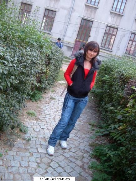 me<3:D... - ink una...eram la schoala...nemachiata....nu imi - Pictures