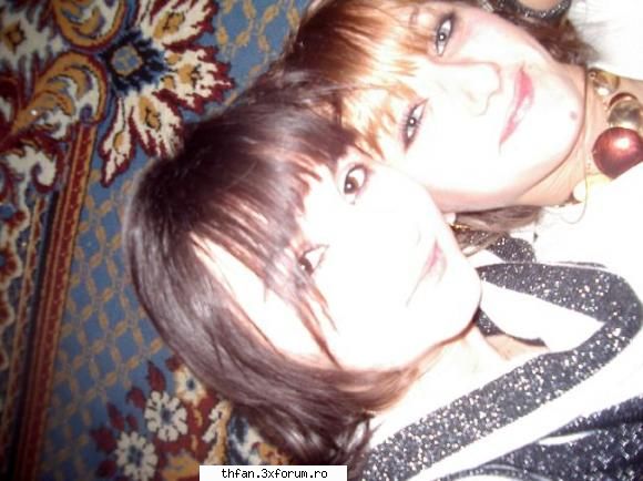 me<3:D... - de revelion..eu si cu pretena mea ema:X - Pictures
