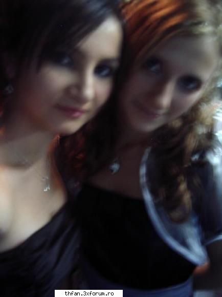 me<3:D... - ms roxy eu si cu my sister...nu semanam deloc :D - Pictures
