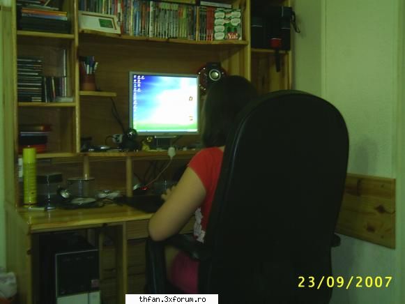 meeee.....Here's andra [andrk22] - asta sunt eu la calculator......aksa...masa e - Pictures