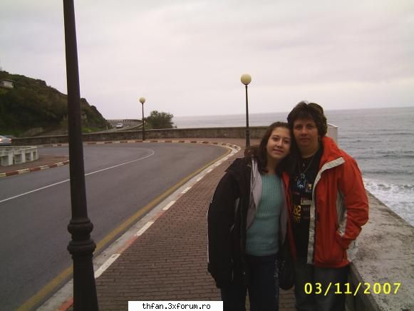 meeee.....Here's andra [andrk22] - asta sunt eu q mama....in Cantabria..in Nordu' - Pictures