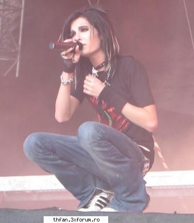 <<<...prisoner of life...>>> - Era 8 seara iar pe aleea casei lui Melody era - Fan-fictions