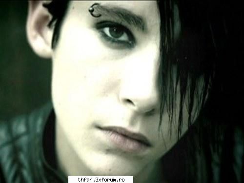 versul preferat de la Tokio Hotel... - buna...sunt noua pe aici...am o multime de - Tokio Hotel