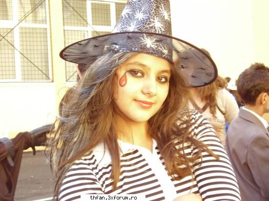 versuri..poezii..etc... - yeah...TH 4EVER...THE BEST..NU E AJA???:>:> - Versuri