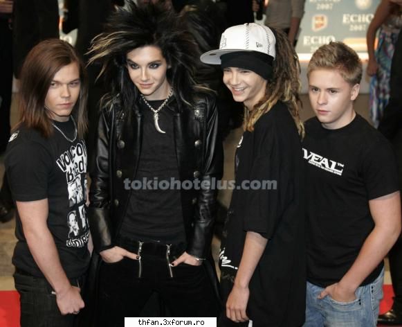 voi ce credeti fetelor? - daca ne luam de aspectul fizic ,nu sunt placuti - Tokio Hotel