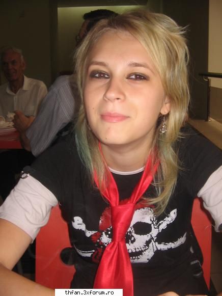 yo/andreea/crazy_for_tom_nebuna dupa tom - si inca una:D aici fumam:-" - Pictures